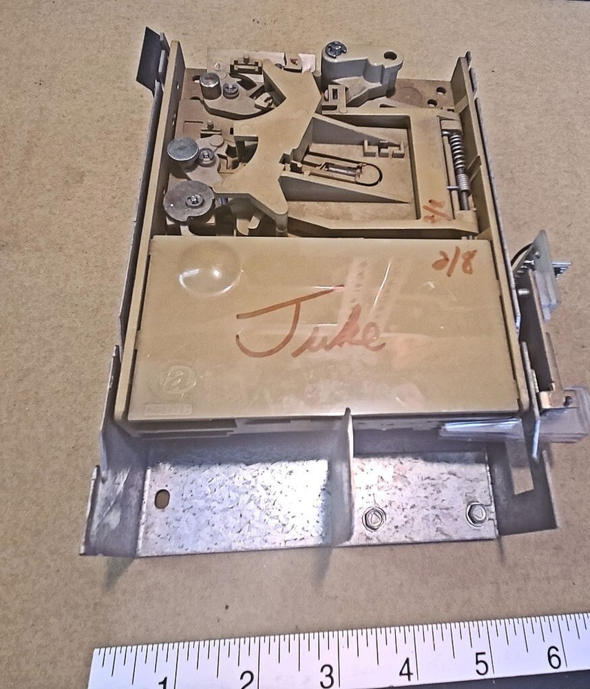 Coinco coin acceptor with jukebox bracket - untested