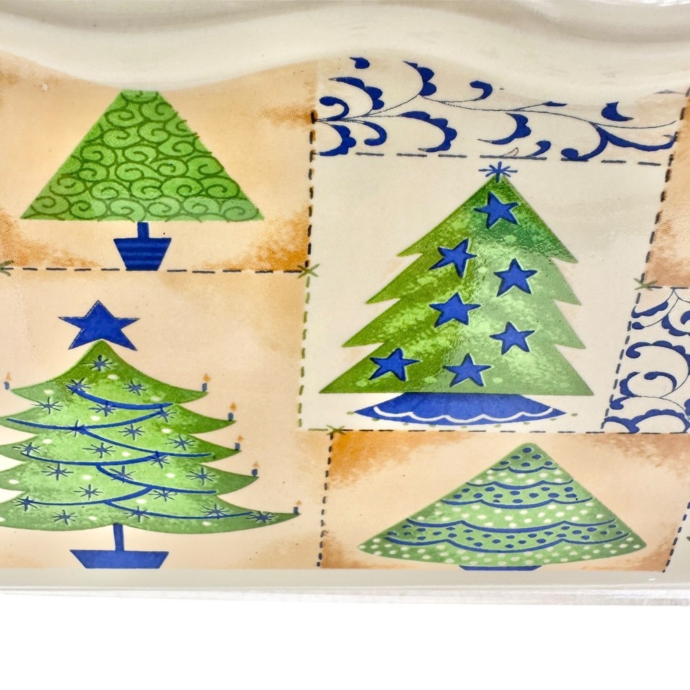 Christmas Tree Ceramic Baking Dish Scalloped Edges Festive Pattern
