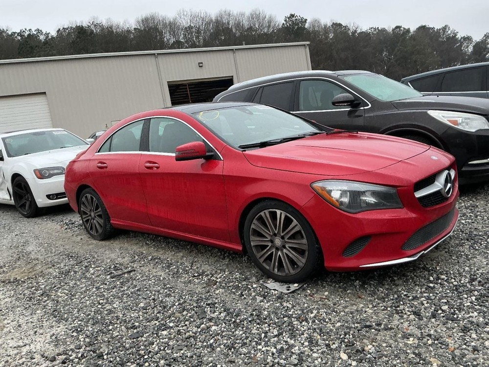 CLA250 2017 Glove Box 4934947