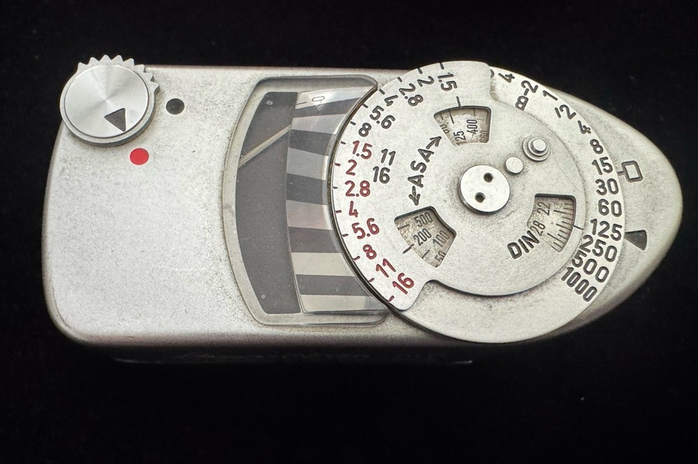 Leica-Meter MC light meter w/ box