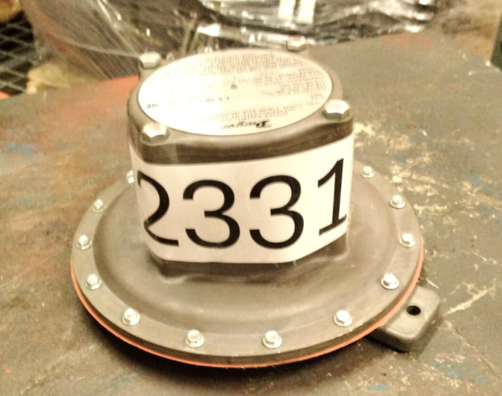 DWYER Adjustable Range Explosion-Proof Differential Pressure Switch , 1950-02-2S