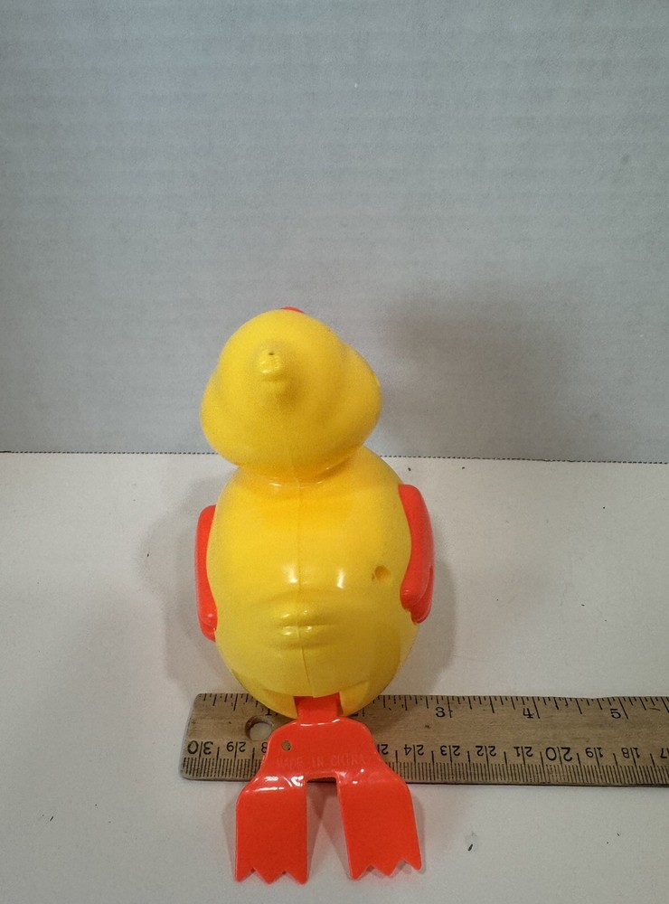Swimming Duck Pull String Bath Toy