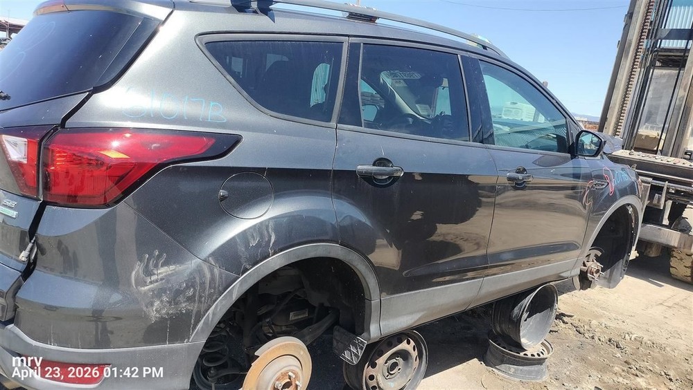 LEFT FRONT SPINDLE KNUCKLE OEM 13-19 FORD ESCAPE