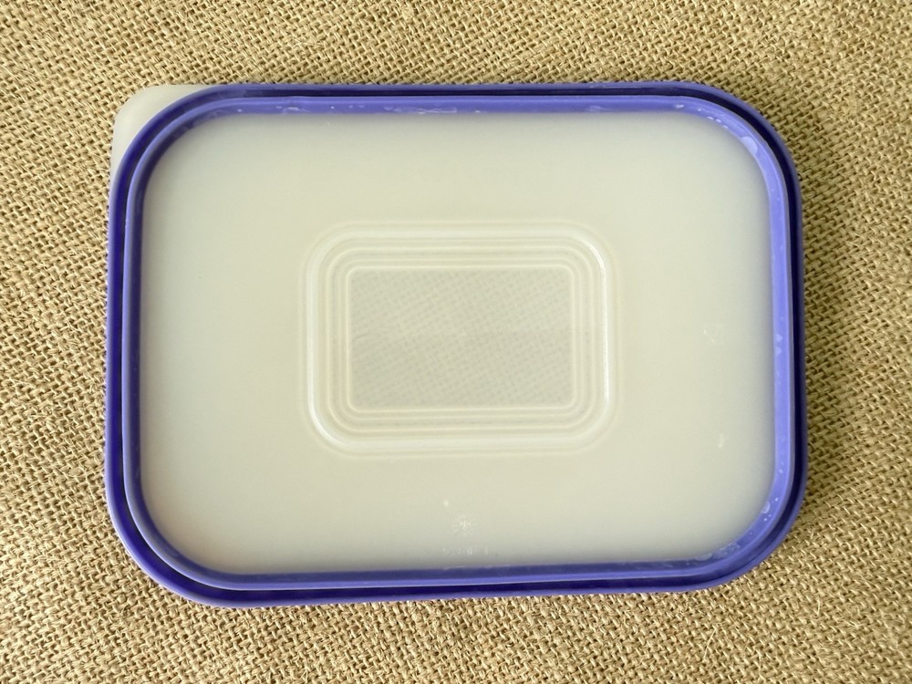 Tupperware Purple/White Lid Rectangle 5781-B-1