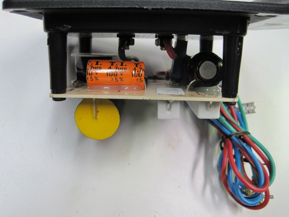 INFINITY CS VIDEO 2-WAY CROSSOVER/ INPUT PLATE WITH ADJUSTING LEG