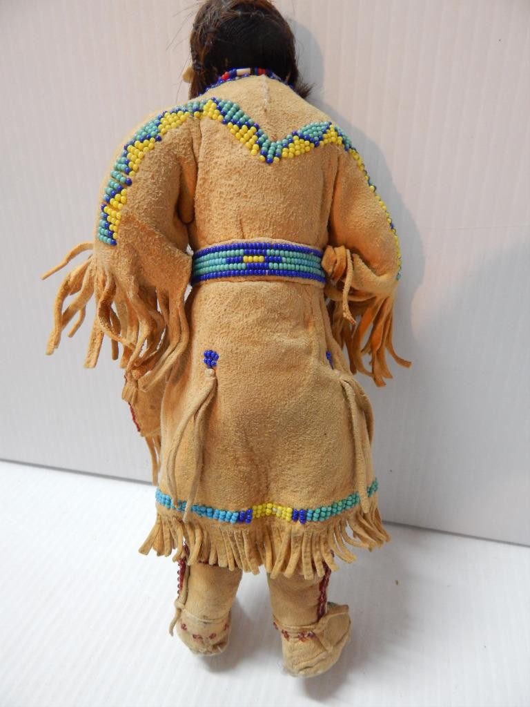 ANTIQUE VINTAGE PIKUNI BLACKFEET PLAINS INDIAN BEADED DOLL - LOTS OF DETAIL
