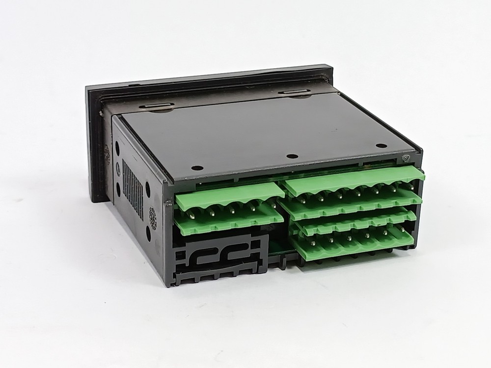 Carel IRELC0HH225 Temperature Controller