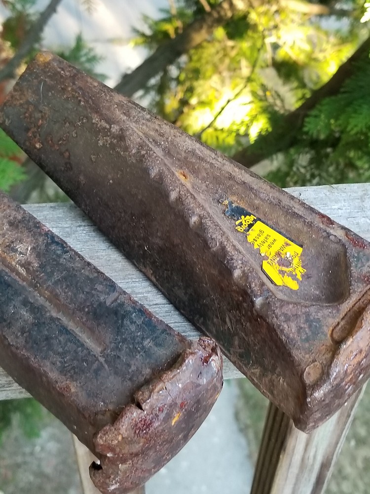 2 MANUAL WEDGE LOG SPLITTERS
