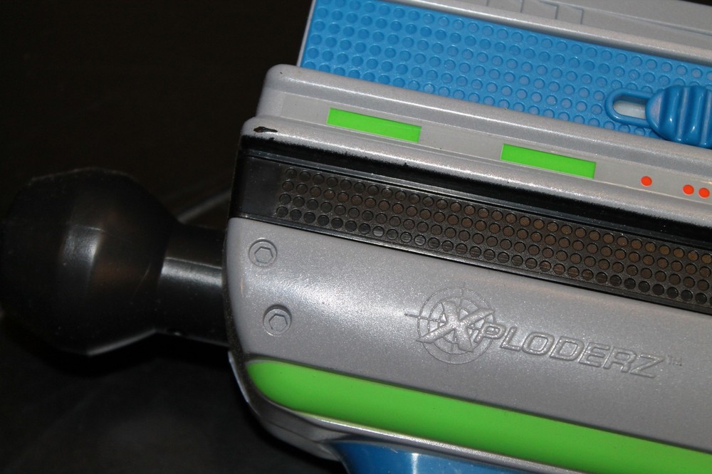 Xploderz Gun Invader X3 With Target Item No #46025