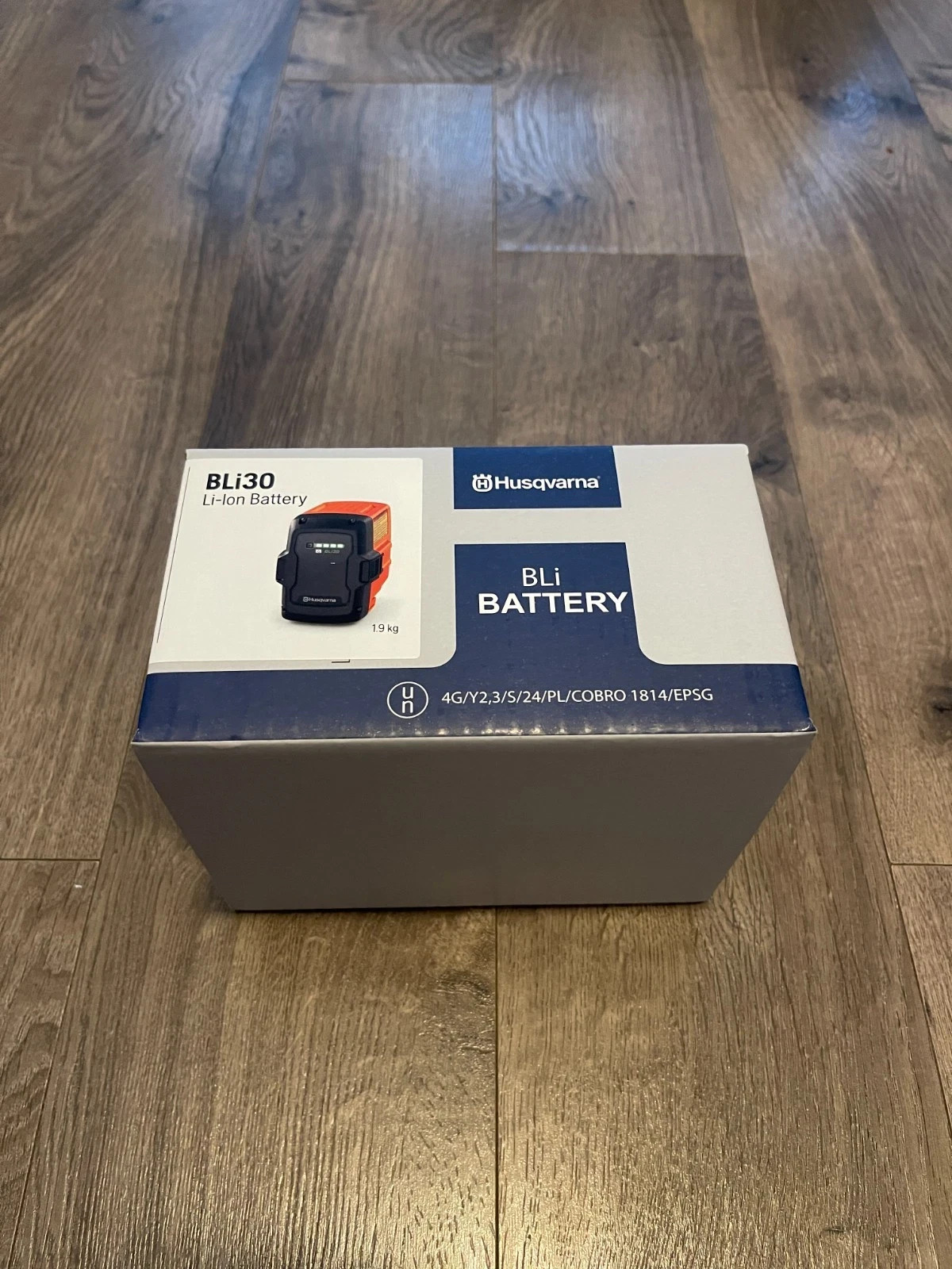 Husqvarna 40 Volt, 7.5 Ah Lithium Ion - BLi30 (1 Battery) - BRAND NEW