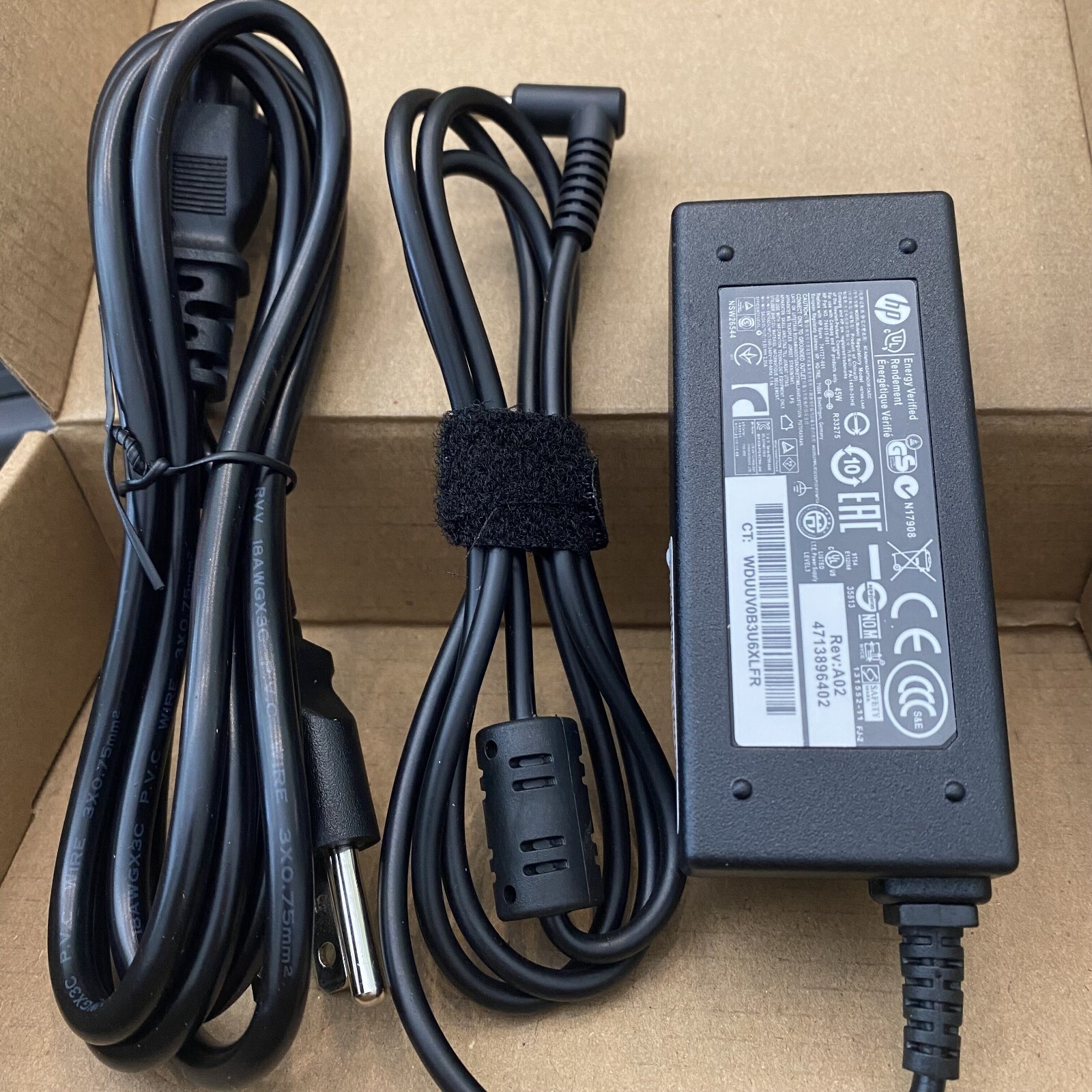 Genuine 45W HP Laptop Charger AC Power Adapter 740015-002 741727-001 19.5V 2.31A