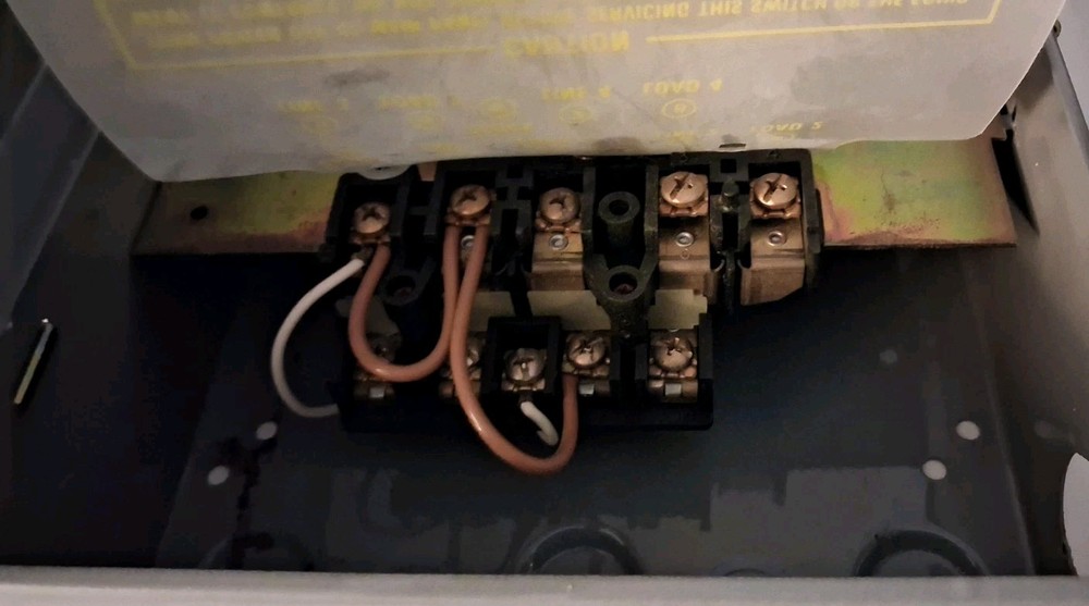 Intermatic T7401B 7-Day Mechanical Time Switch 4-Pole Enclosure