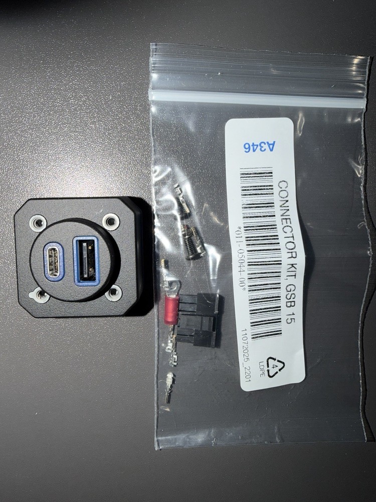 Garmin GSB 15 Type-A/Type-C Rear Power Input, Standard