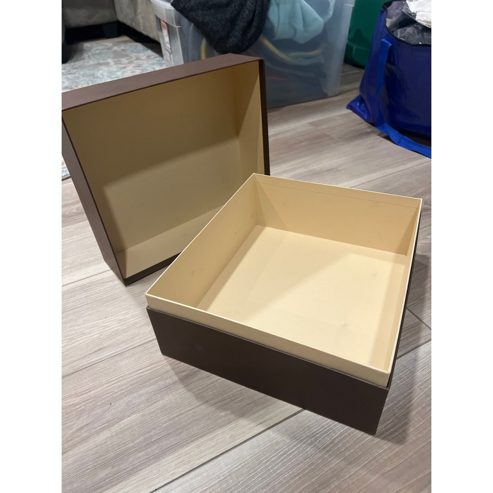 Louis Vuitton, LV, Authentic, gift box, 11x 12.5, KB461