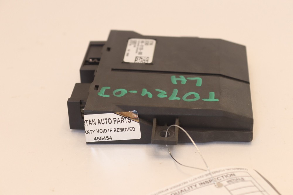 2017-2025 FREIGHTLINER CASCADIA 126 LEFT DRIVER SIDE DOOR SWITCH MODULE OEM