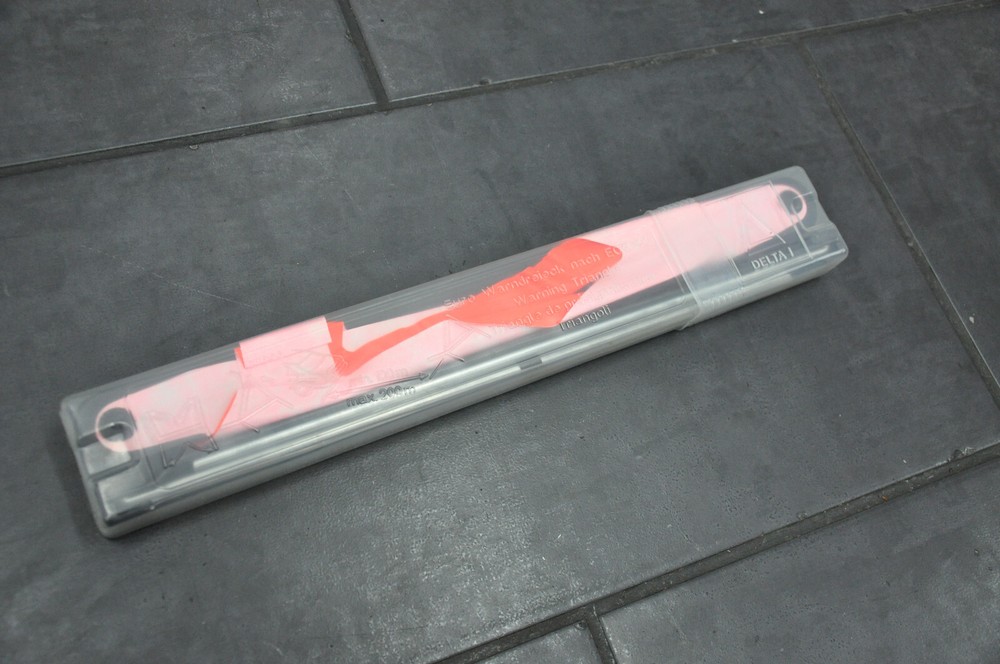 Warning triangle BMW E46 Compact E61 Touring breakdown triangle with container 6756429