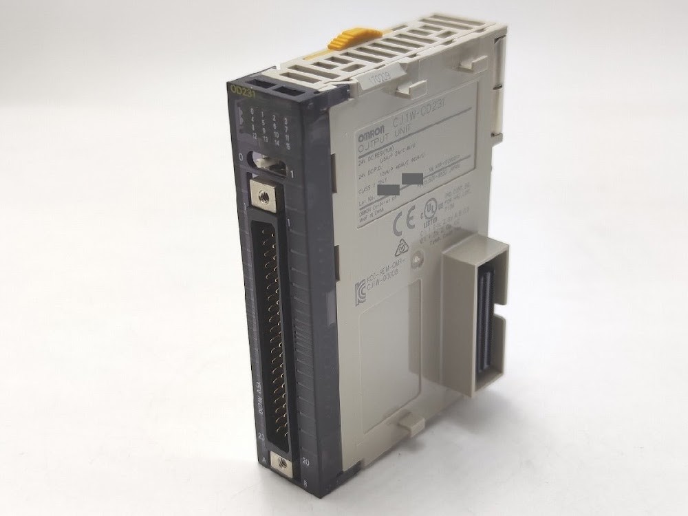 OMRON CJ1W-OD231 PLC Digital Output Module USED