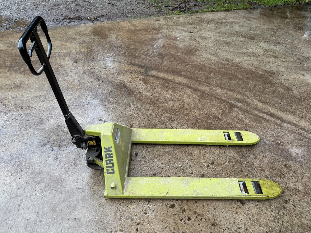 Used Clark Pallet Jack, 2500 KG Load Capacity