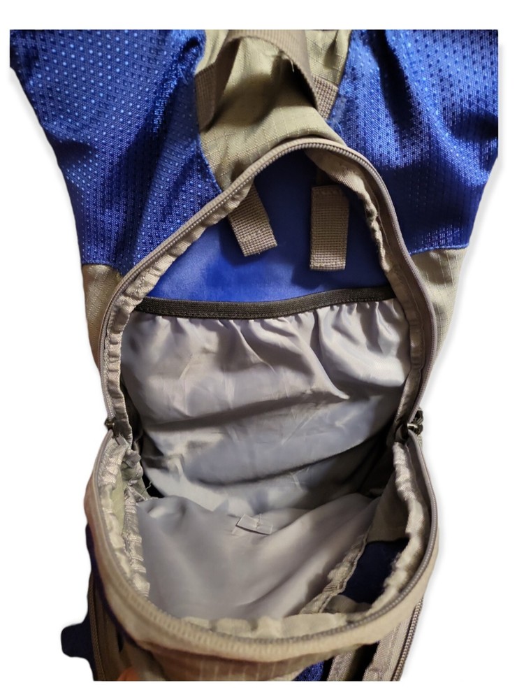 Zefal Hydration Backpack Blue & Gray Holds 2L Bladder BLADDER NOT INCLUDED