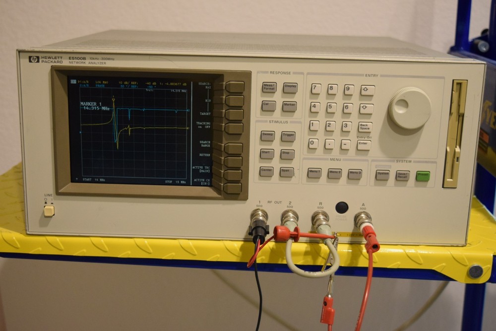 HP Agilent Keysight E5100B Network Gain Phase Analyzer 10kHz to 300Mhz