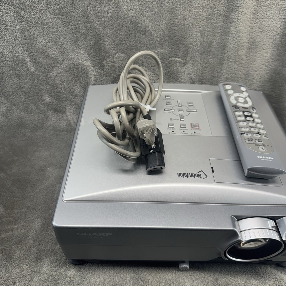 Sharp XG-C330X 3LCD Projector 3300 ANSI With Remote