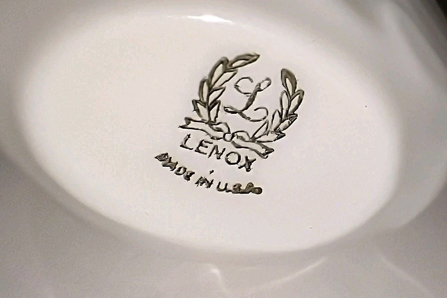 Lenox Swan Trinket Dish Figurine Ivory Porcelain Wedding Decor Small 2"