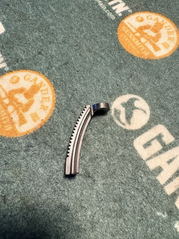 Winchester M1 Garand Rear Sight Aperture Type 2 With Tracks. Read Description.