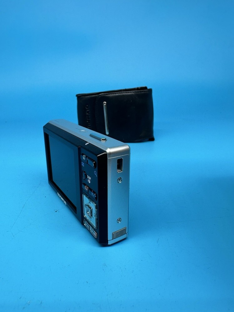 Olympus X-890 10.0MP Digital Camera, Black - Tested