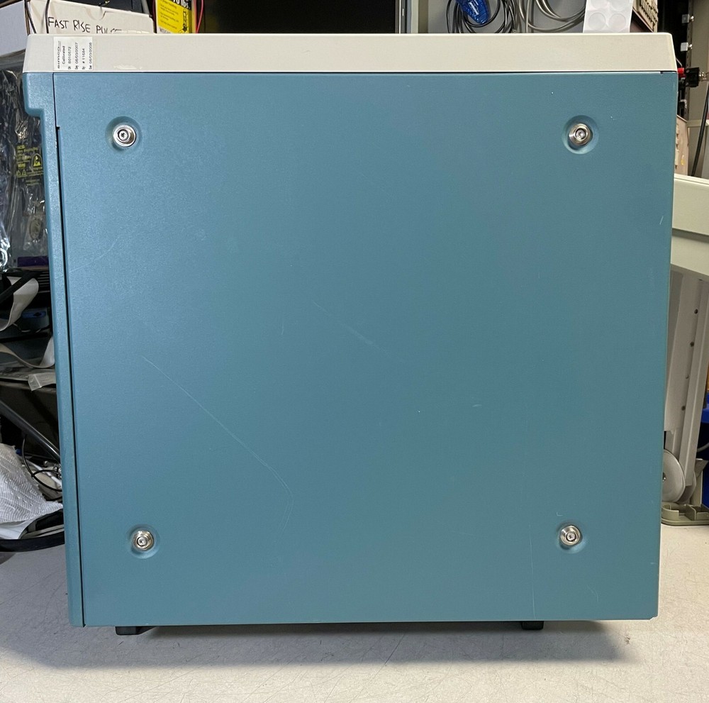 Tektronix TLA7012 Portable Logic Analyzer Mainframe