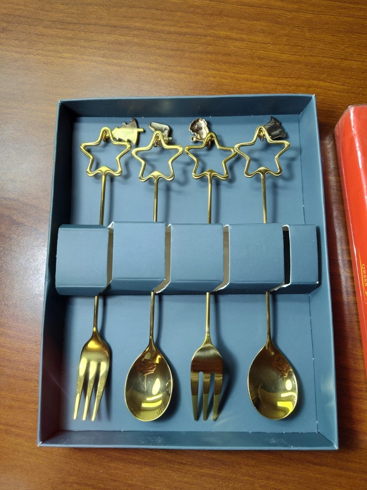 Christmas Holiday Silverware Decor