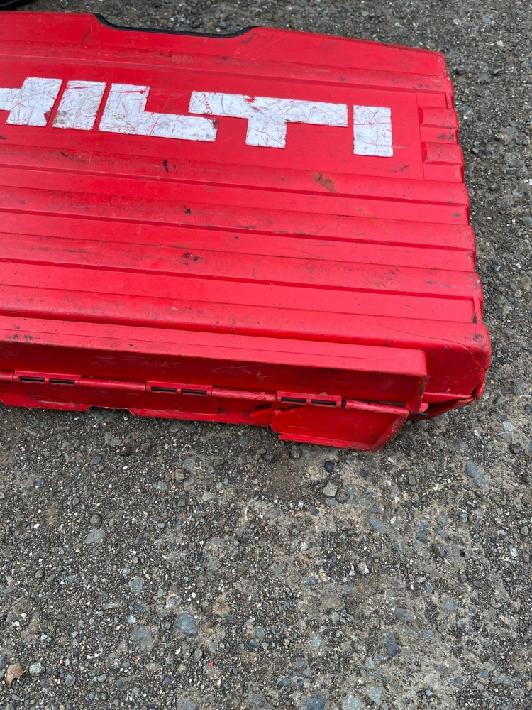 Hilti Hammer Drill TE 50 with 4 bits