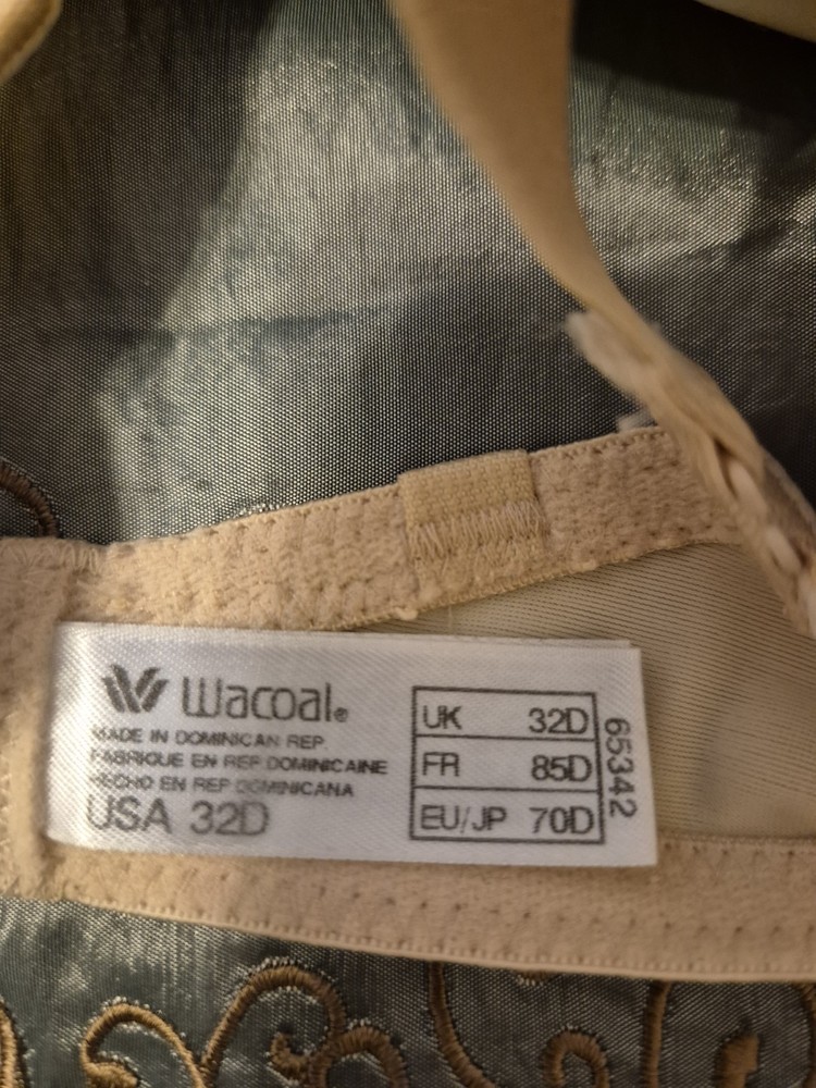 Bras Set 4 DKNY, CAP Size 32D Multicolor, each $7