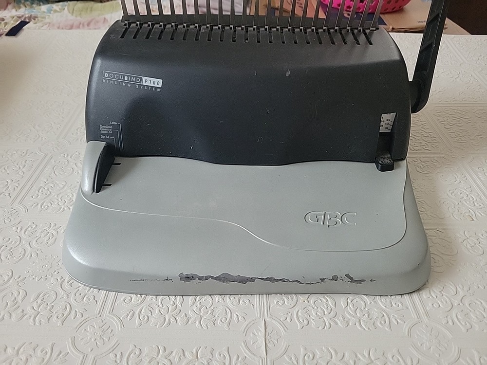 Docubind P100, Binding System with some bindings