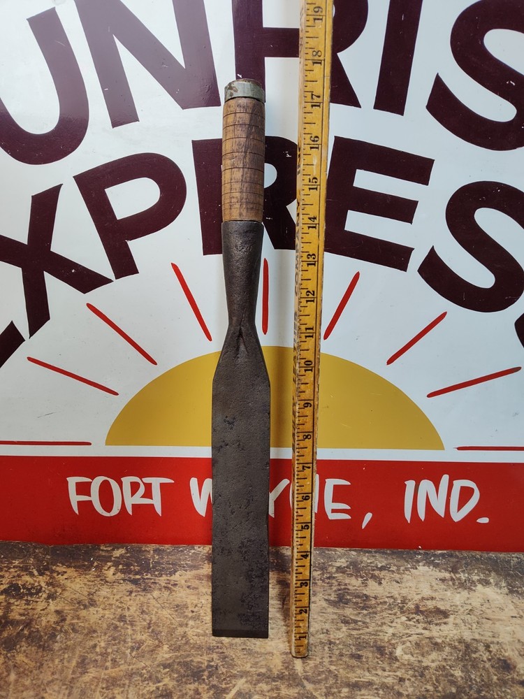 Early Unmarked 2" Square Edge Socket Framing Chisel Timber Slick