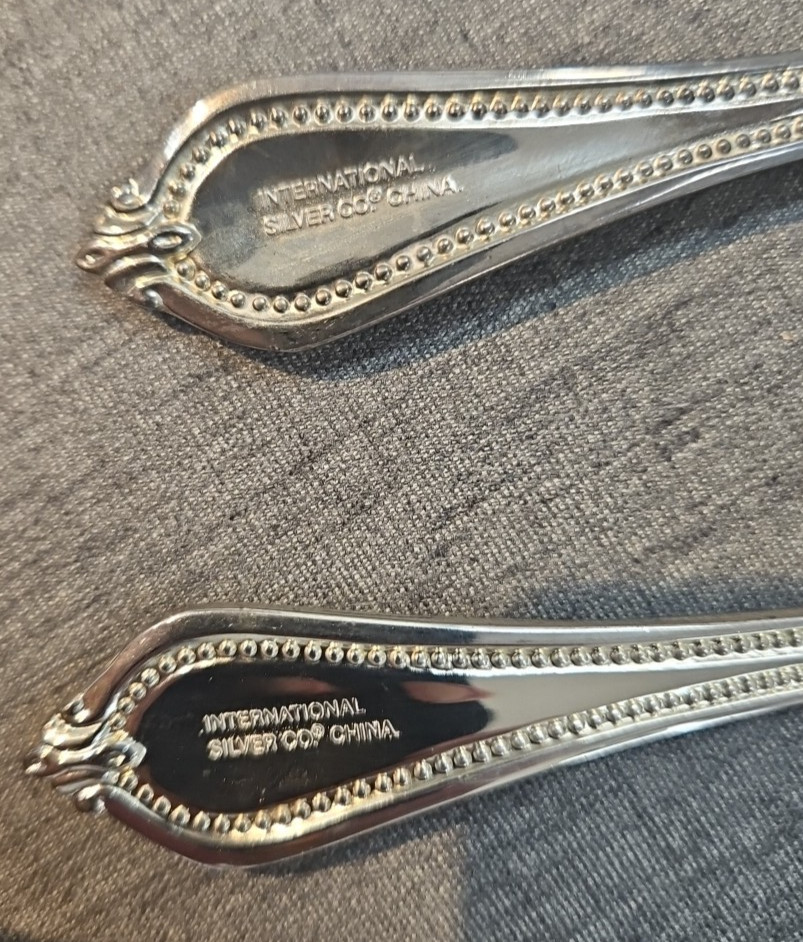 International Silver-Plated Yorkshire Bead Flatware 35pc 7 Place Settings