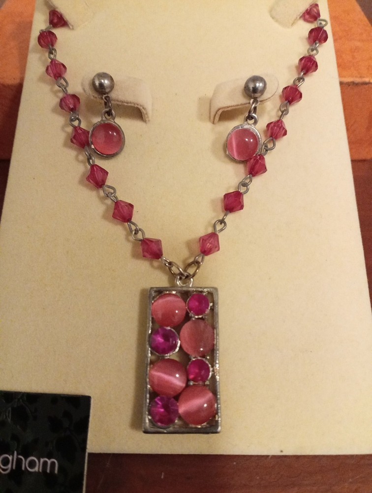 Buckingham Pendant Necklace & Stud Earing Set, Boxed