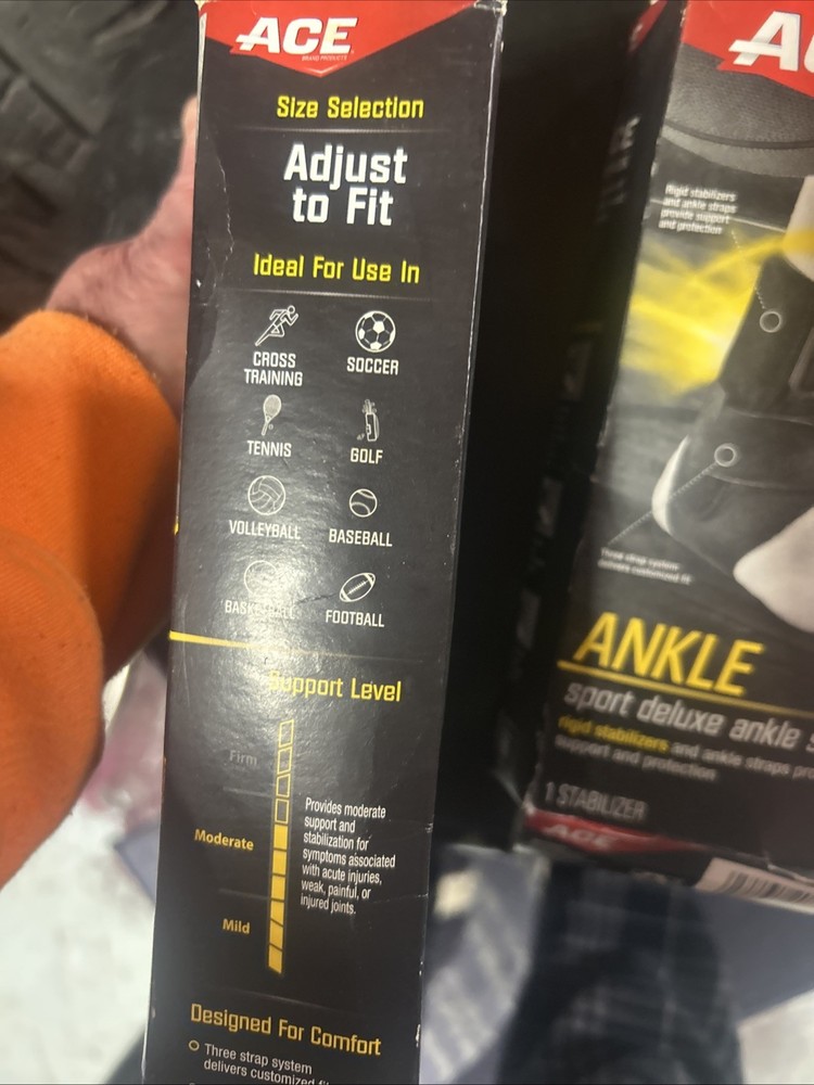 3M ACE Sport Deluxe Ankle Stabilizer, Adjustable Compression, Black