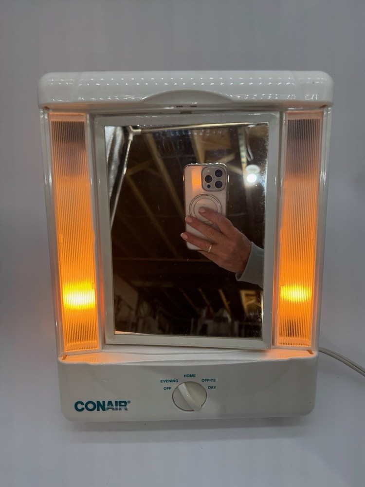 CONAIR 2-Sided Makeup Mirror, 4 Light Setting Incandescent Lighting TM8LX Tested