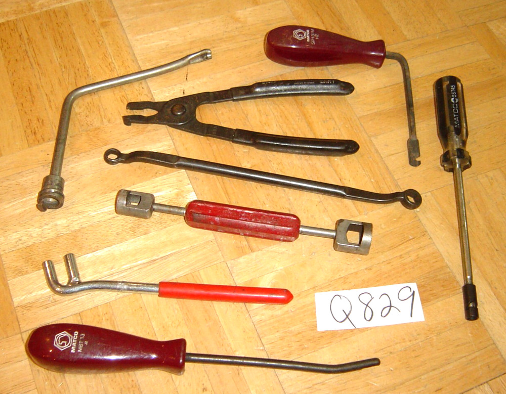 MATCO TOOLS 8 PIECE ASSORTED BRAKE TOOLS BLEEDER & SPRING & INSTALLER & RETAINER