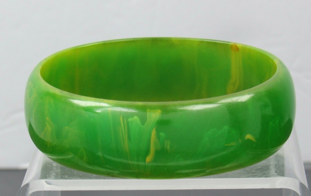 Vintage BAKELITE Translucent Marbled Butterscotch GREEN Bangle Bracelet