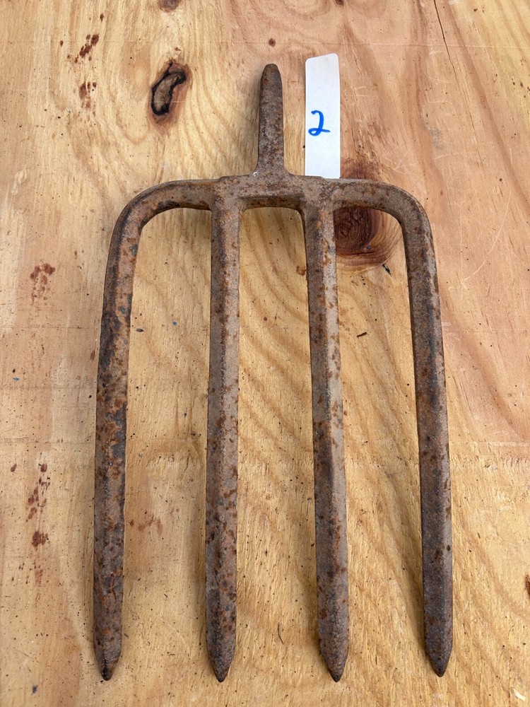 Fork Rake Head 4 Thines Rusty Rustic no handle Original Vintage Primitive Metal