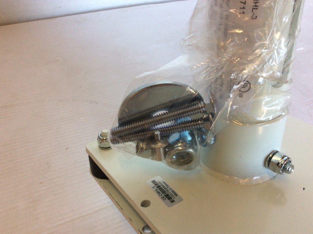 CE-CMHL-3 Mounting Pole