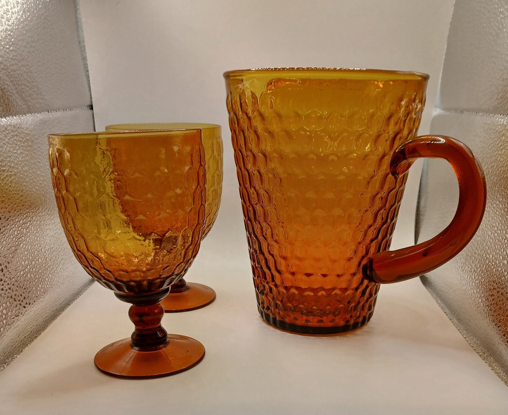 VTG lass Ware Applied Handle Pitcher 2 Goblets Honey Gold w/ Honey Comb Pattern