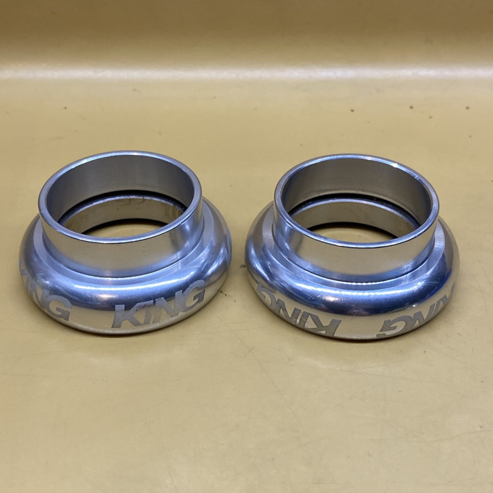 Silver Chris King 1-1/8" NoThreadset Threadless Sealed Bearing Headset
