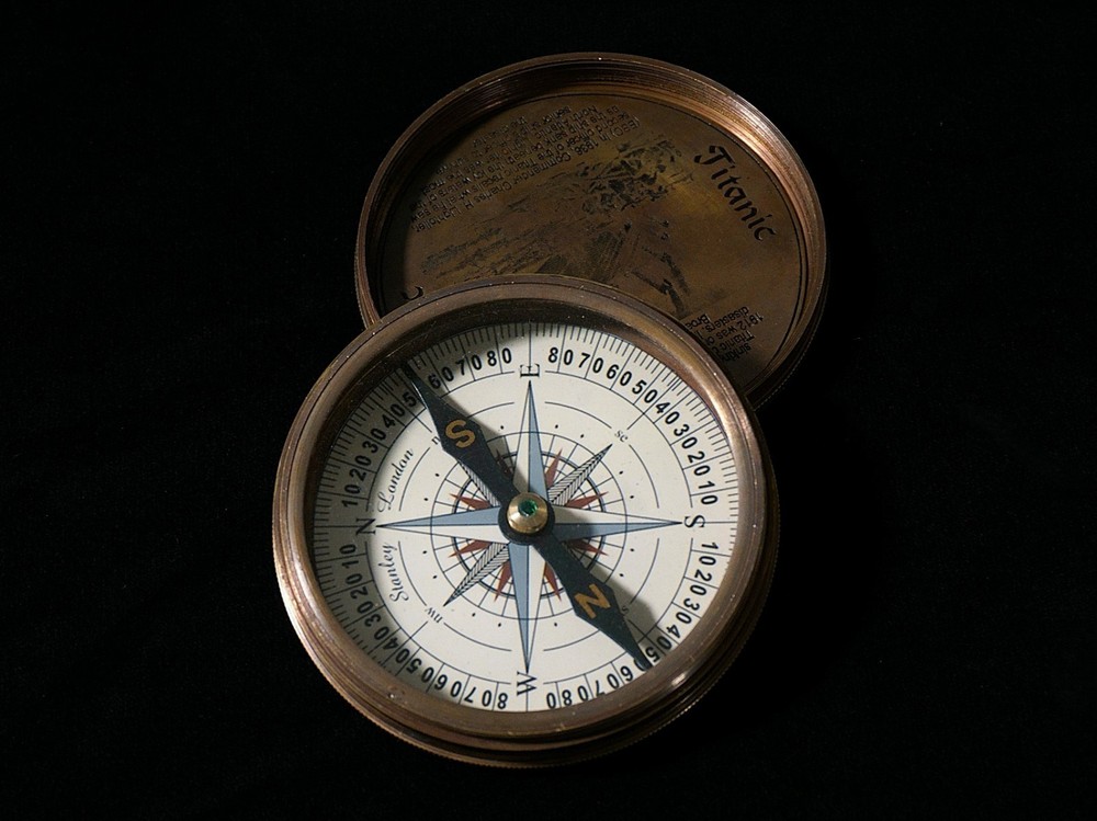 Replica Titanic Commemorative Bronze Maritime Nautical Compass (G2A)