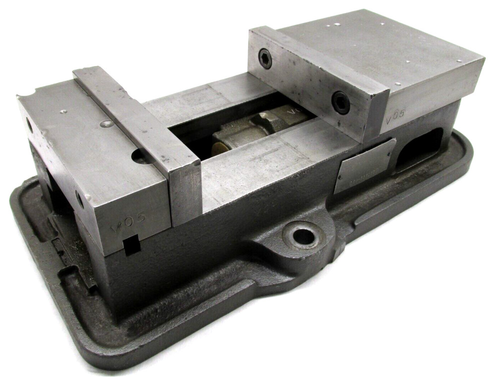 KURT ANGLOCK 6" MILLING MACHINE VISE w/ JAWS - #D60