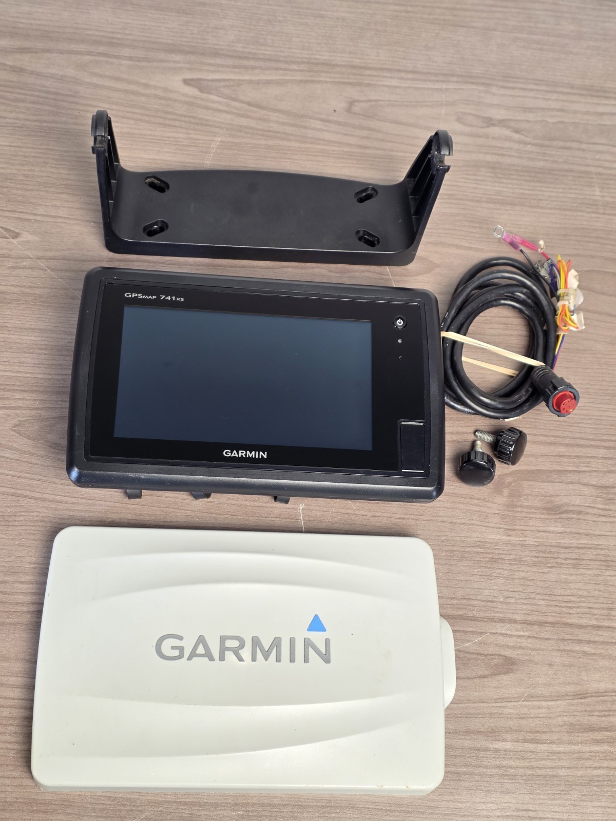 Garmin GPSmap 741XS GPS Chartplotter Multifunction Display W/ Cover & Cable