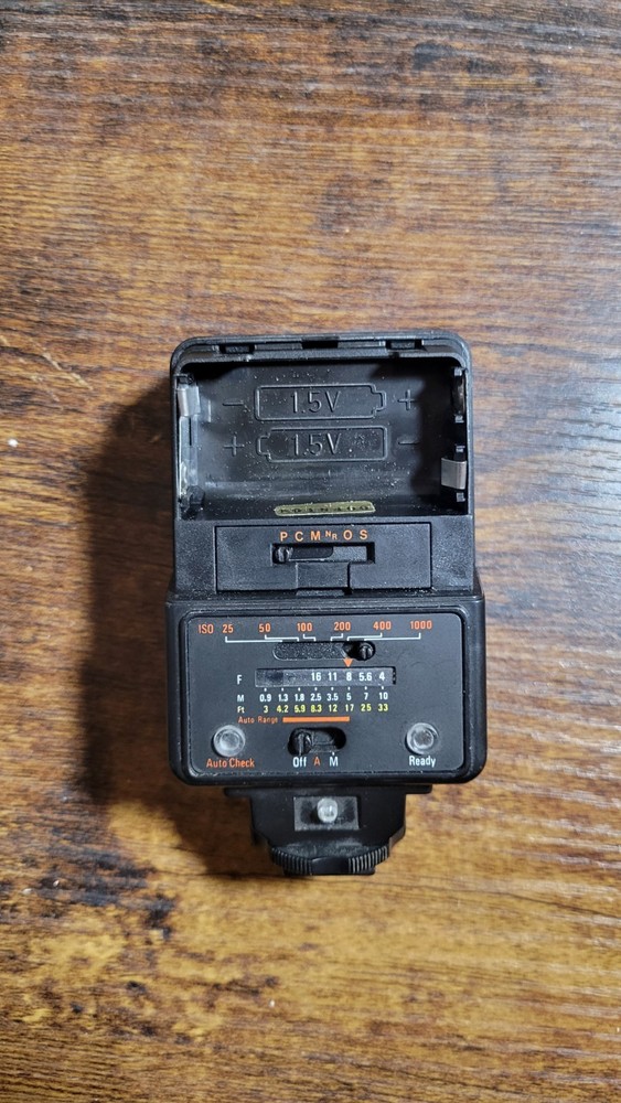 Focal DA-2000 Multi-Dedicated Flash Canon Minolta Nikon Ricoh missing back cover