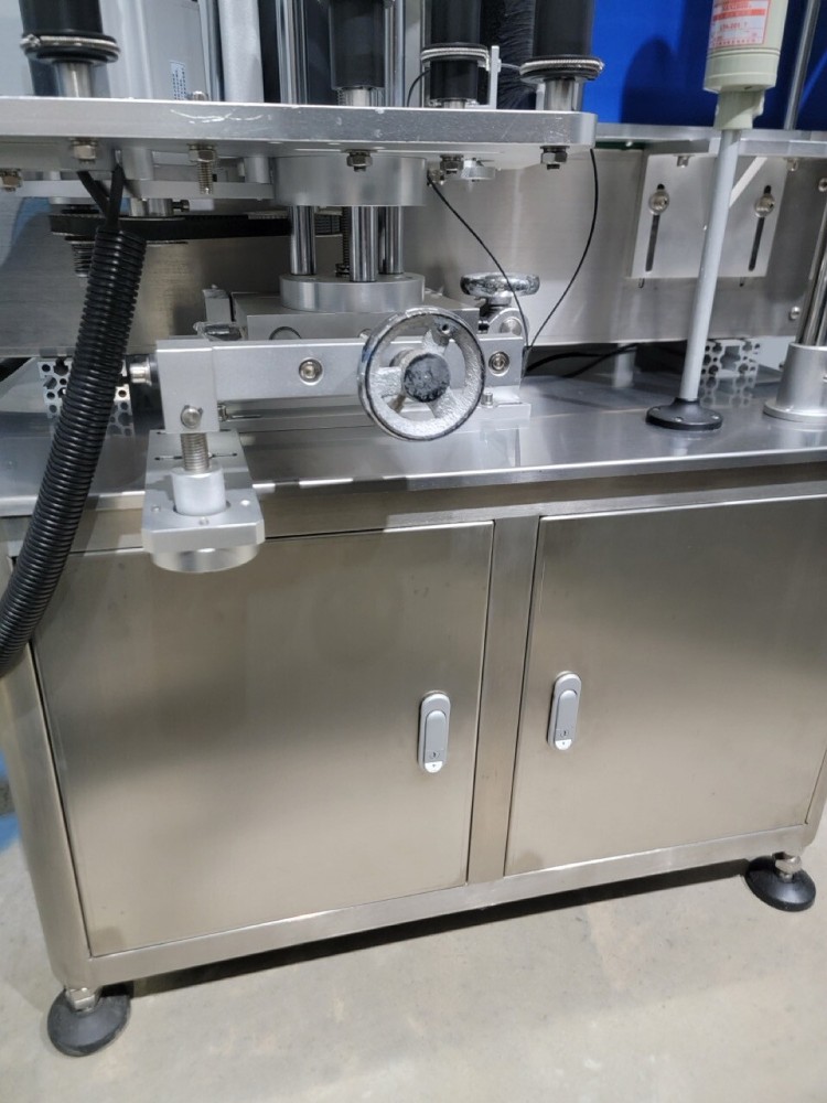 Jorestech OMICRON-2 Automatic Front and Back Labeler for Flat and Round Bottl...