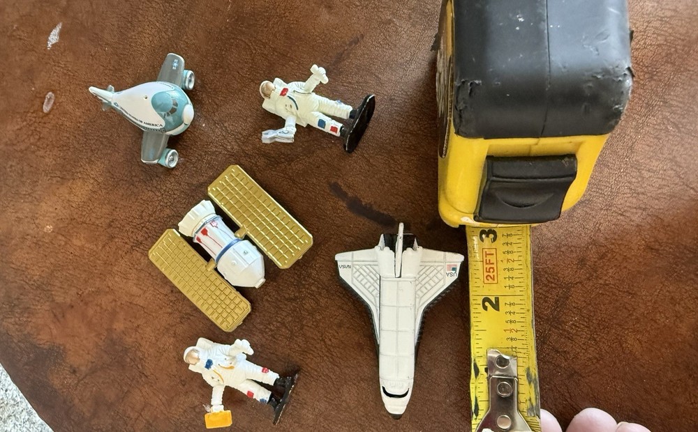 NASA Space Shuttle, SPACE, Astronaut Challenger Items